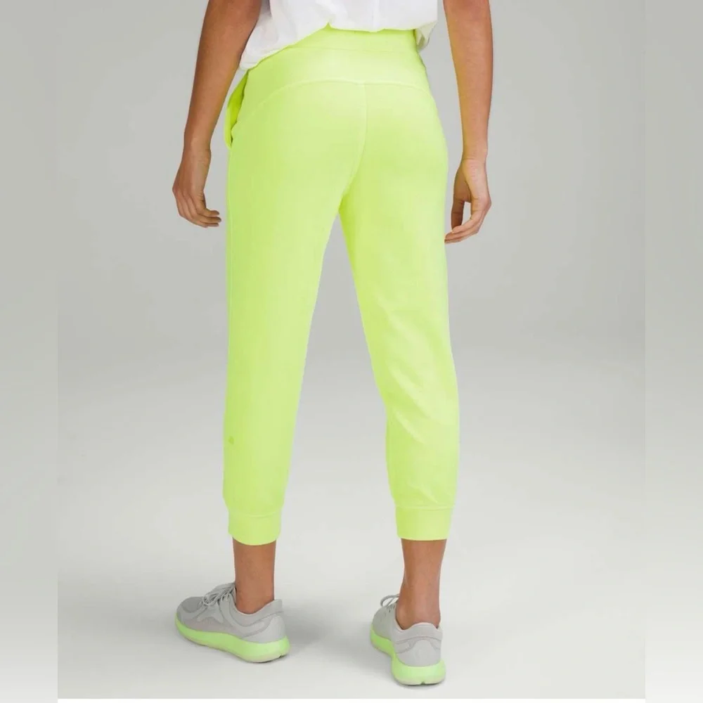 Lululemon Scuba diving Yellow Women's Jogger Pants yellow - Picture 2 of 16